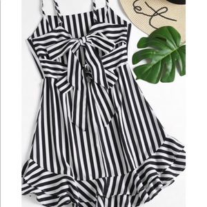 🎉HOST PICK 🆕 B & W Striped Mini with Tie Back